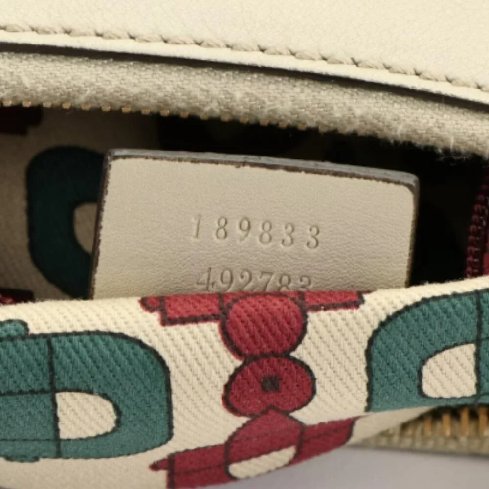 Gucci Off-White Guccissima Abbey D Ring Leather Shoulder Bag